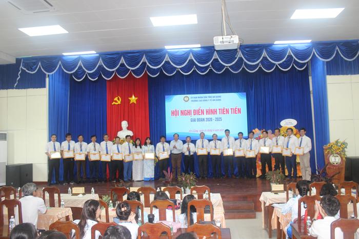 Hội nghị điển hình tiên tiến giai đoạn 2020-2025